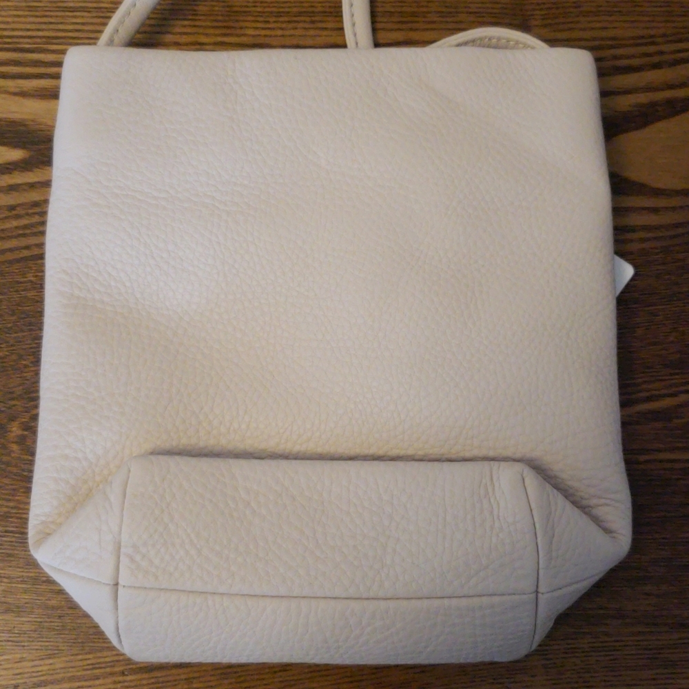 ⭐SALE⭐ Baggu Soft Leather Crossbody Purse - Cream - Picture 2 of 4
